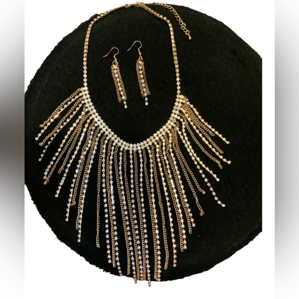 Rhinestone Fringe Statement Necklace Set - Picture 4 of 4
